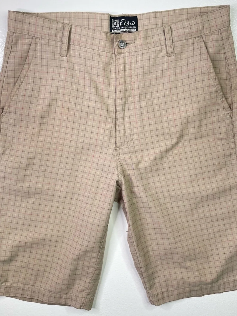 Vintage KR3W Laredo Tan Grid Plaid Skateboard Shorts Y2K Graffiti Lining Size 32